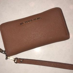 Michael kors wallet/wristlet